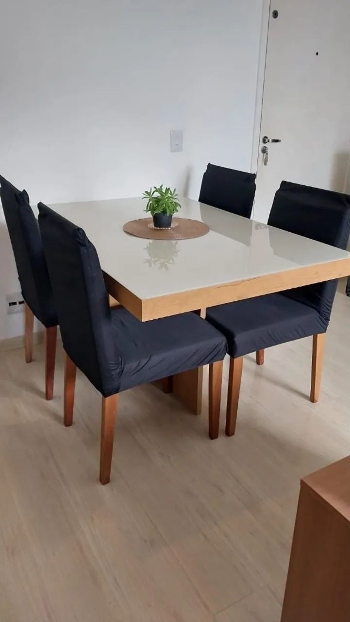 Mesa com 4 cadeiras estofadas bege - Foto 4