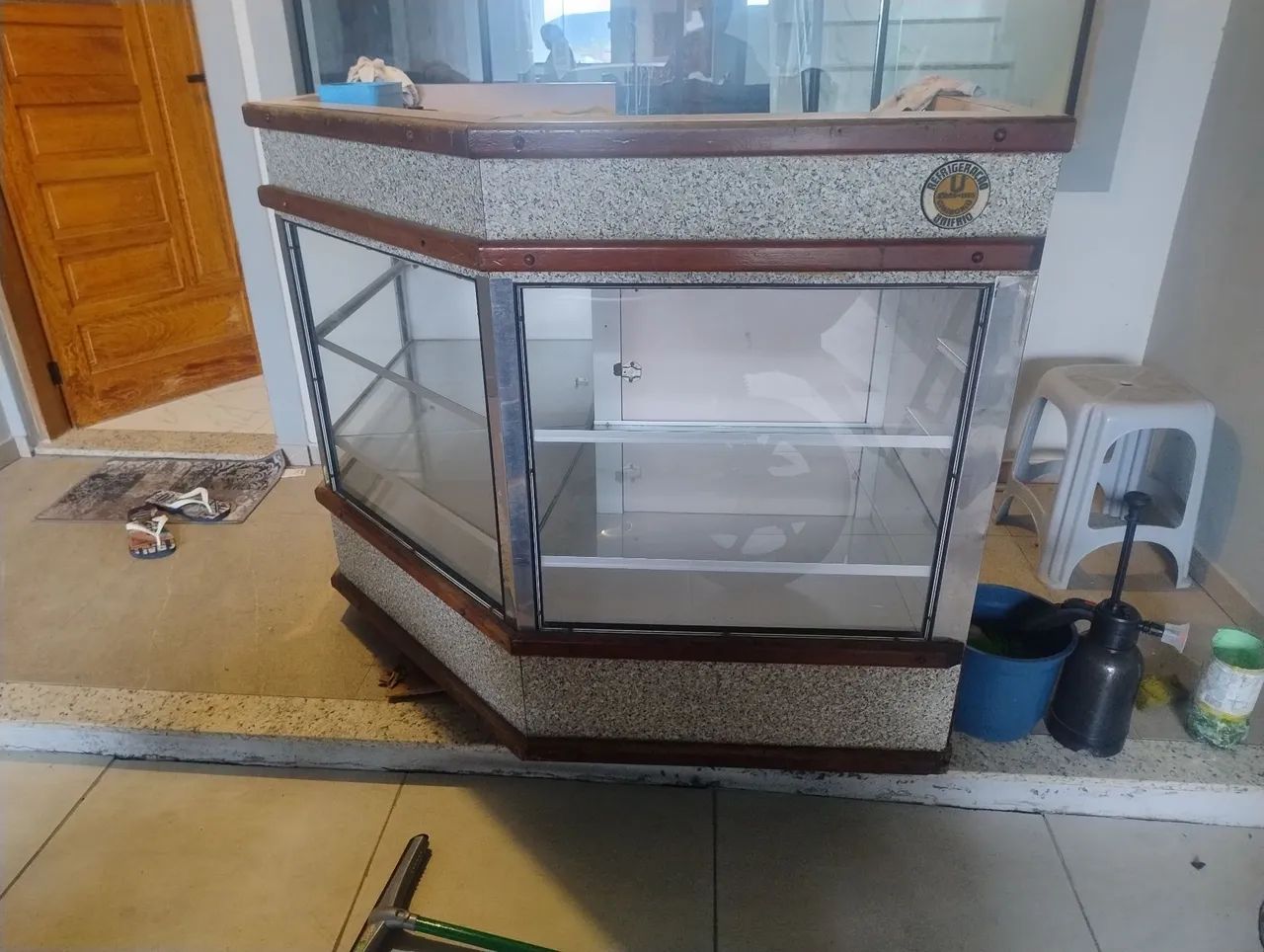 Doa-se balcão vitrine 