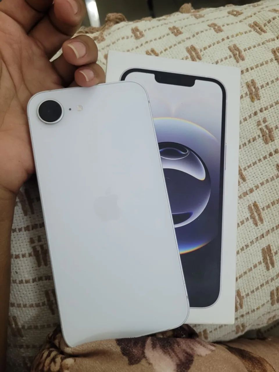 IPHONE 16e - VENDO OU TROCO