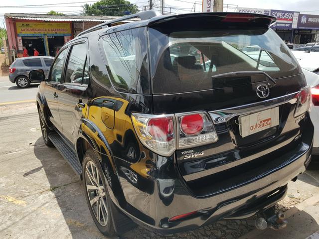 Toyota Hilux SW4 3.0 SRV 2015 7 Lugares - Foto 4