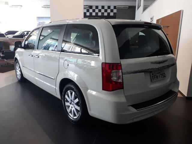 Chrysler Town & Country Limited 7 lugares Blindado - Foto 15