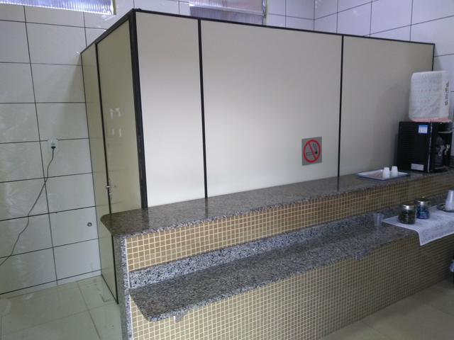 Divisórias usadas R$ 60 reais o metro quadrado e R$ 200 reais a Porta Separada - Foto 5