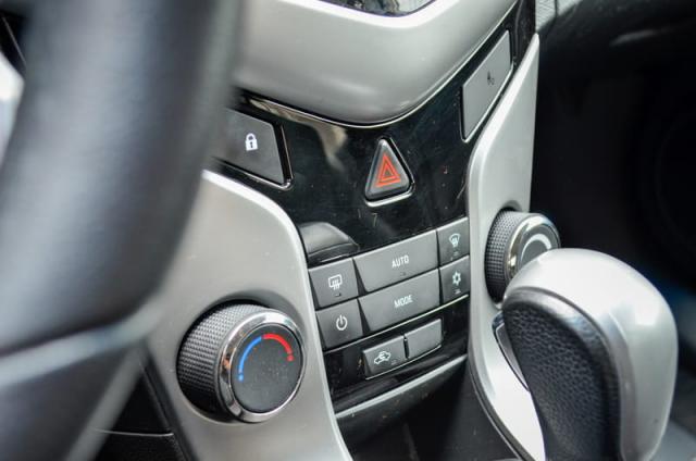 CHEVROLET CRUZE 1.8 LT 16V FLEX 4P AUTOMÁTICO - Foto 12