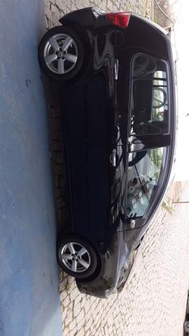 Fox trend 1.6 preto completo- AR CONDICIONADO - Foto 2