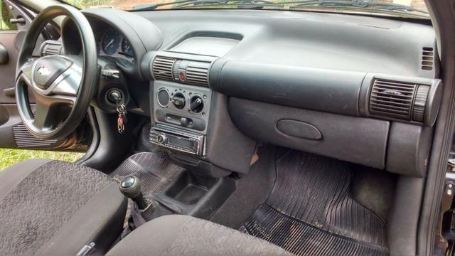 Corsa Sedã Classicista Básico, 4p 1.6 à gasolina - Foto 4