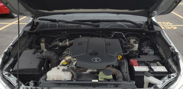 Toyota Hilux SRX 2.8 4x4 - Foto 8