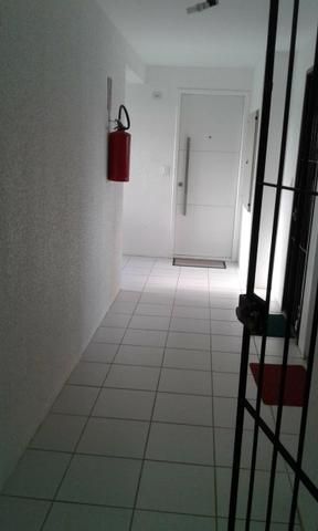 Excelente ap J.Atlantico,seminovo,estrutural,rua calçada,portão eletrônico,armários,suíte - Foto 11