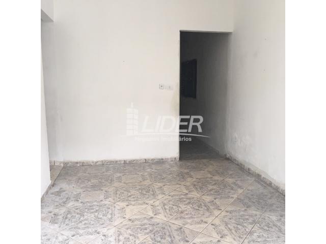Casa para alugar com 3 dormitórios em São jorge, Uberlândia cod:804306 - Foto 3