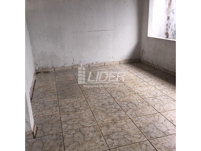 Casa para alugar com 3 dormitórios em São jorge, Uberlândia cod:804306 - Foto 10