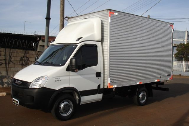Iveco Daily 35S14 Ano 2018 Com Bau Unico Dono - Foto 2