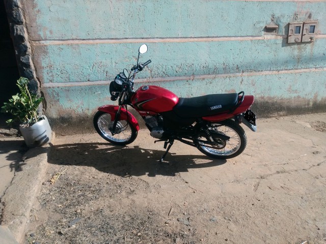 OPORTUNIDADE. VENDE-SE ESSA MOTO.