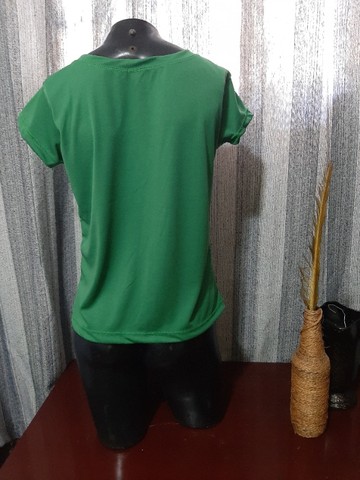 Blusa/Camiseta em Malha Verde NOVA - Tam. M - Foto 2