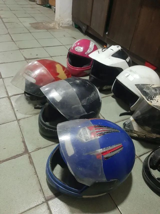Vendedor todos capacete tem 8