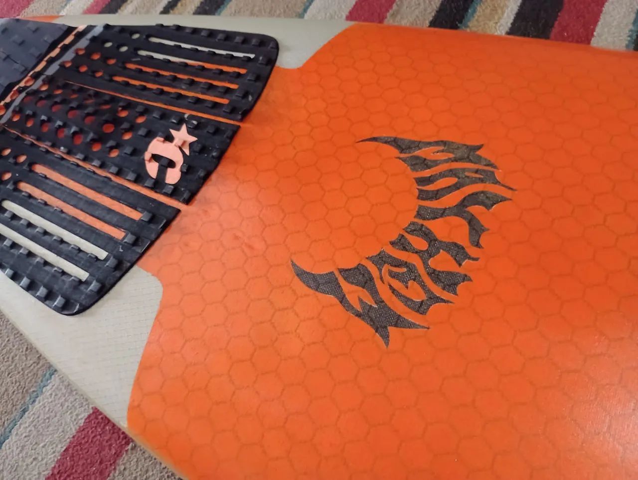 prancha surf Lost Mayhem usada 5.10 triquilhas - Foto 6