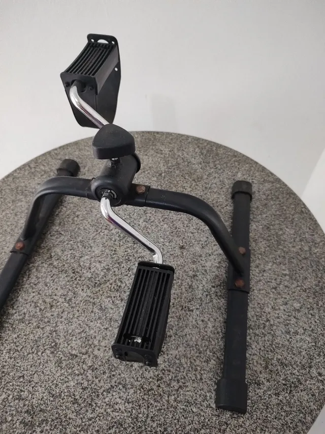 Ajustador de tela de alumínio para aviação de 360 graus para bicicleta  Peloton (não compatível com Peloton Bike +)