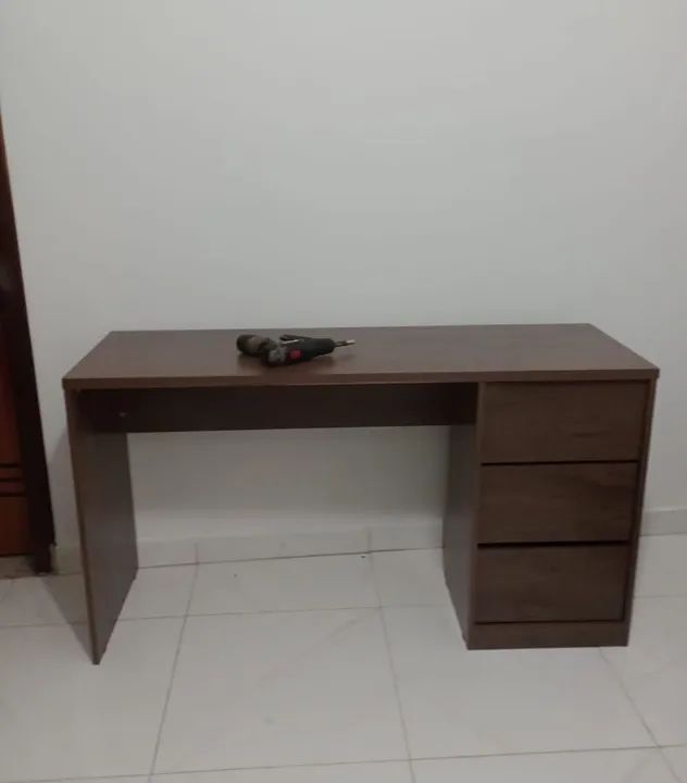 Escrivaninha Simples 3 Gavetas 