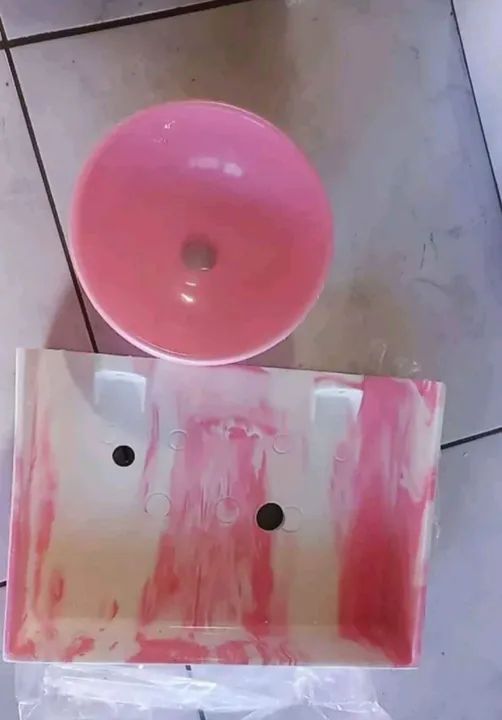 Cuba Rosa 28x28 e Bancada rajada 30x45 no mármore sintético para banheiro  - Foto 2