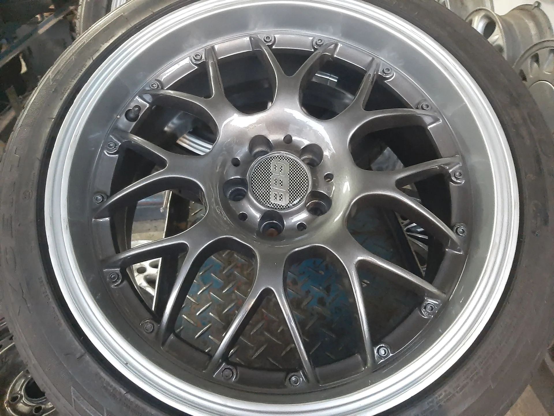 Pintura e recuperação de rodas esportivas e originais Black piano 