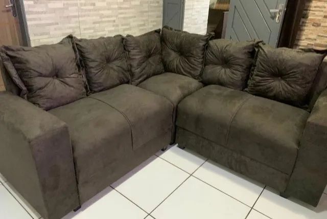 Sofá de canto confortável com puffs - Foto 2