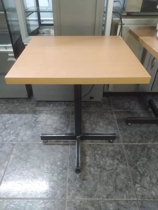 Square table for 4 people64842836025219120