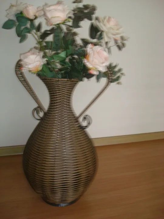 vaso de chão de ratam c/alça
