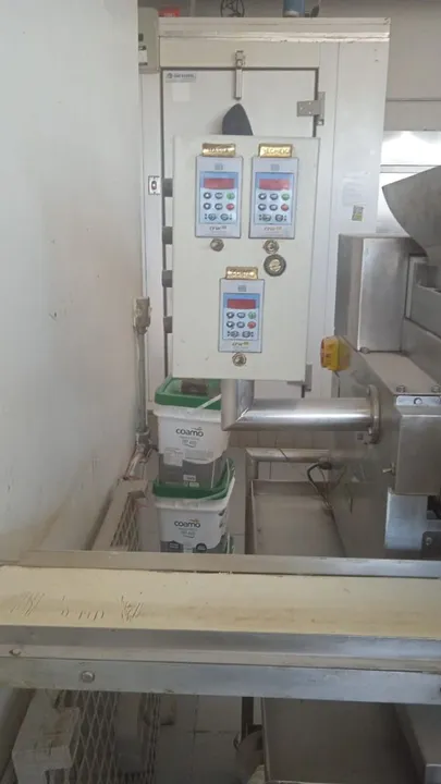 Máquina Industrial para Produção modeladora de salgados