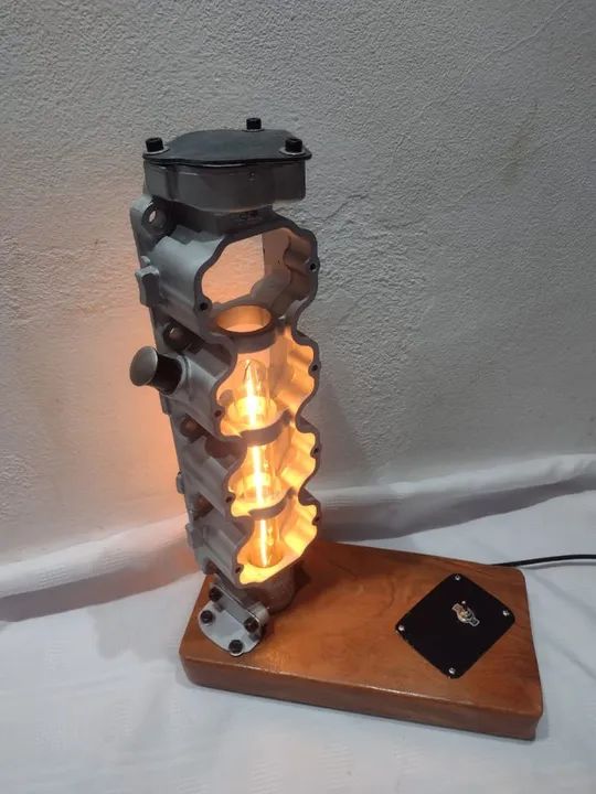 Luminária Industrial de Motor de Carro - Peça Única - Foto 2