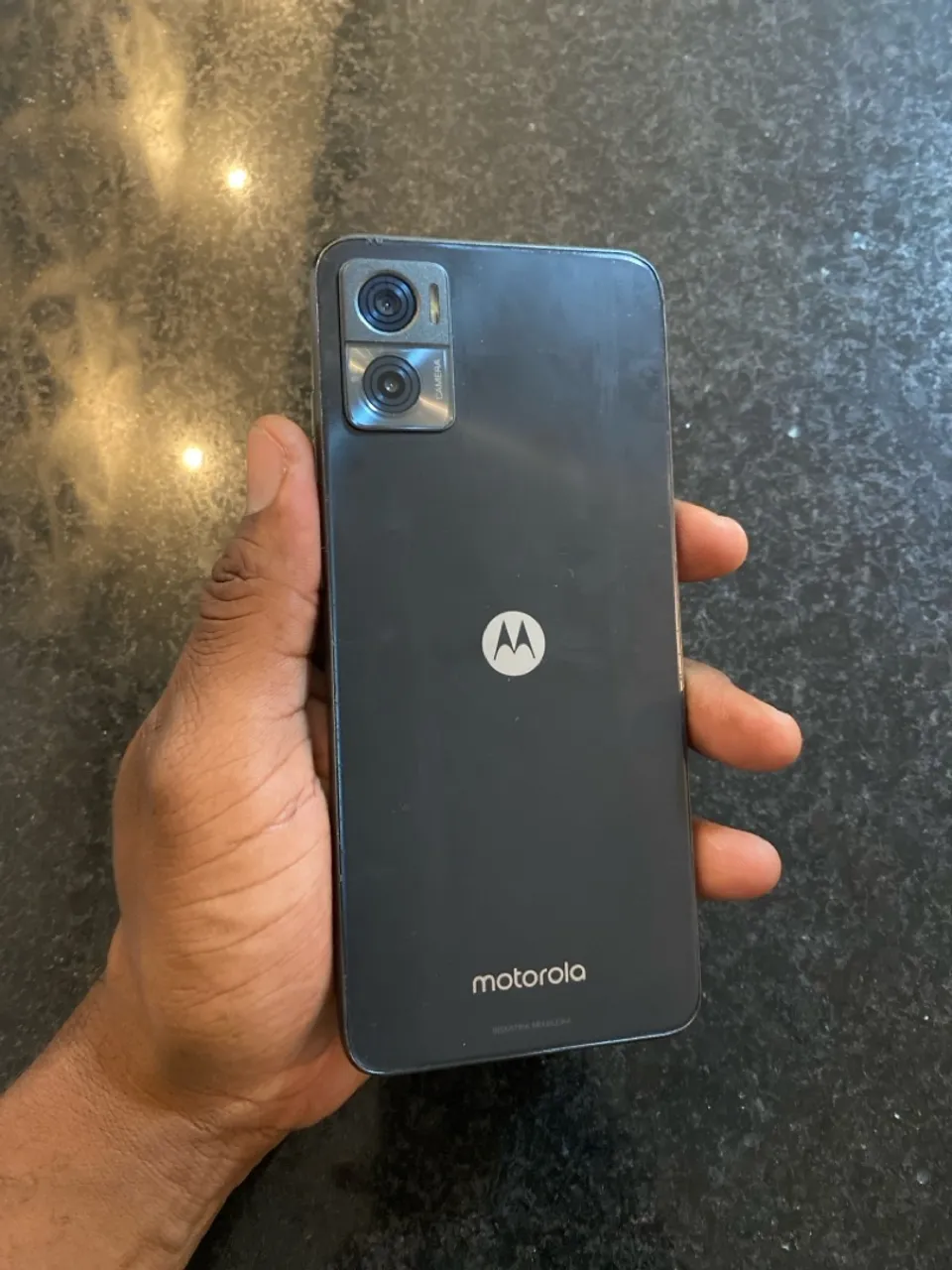 Motorola E22