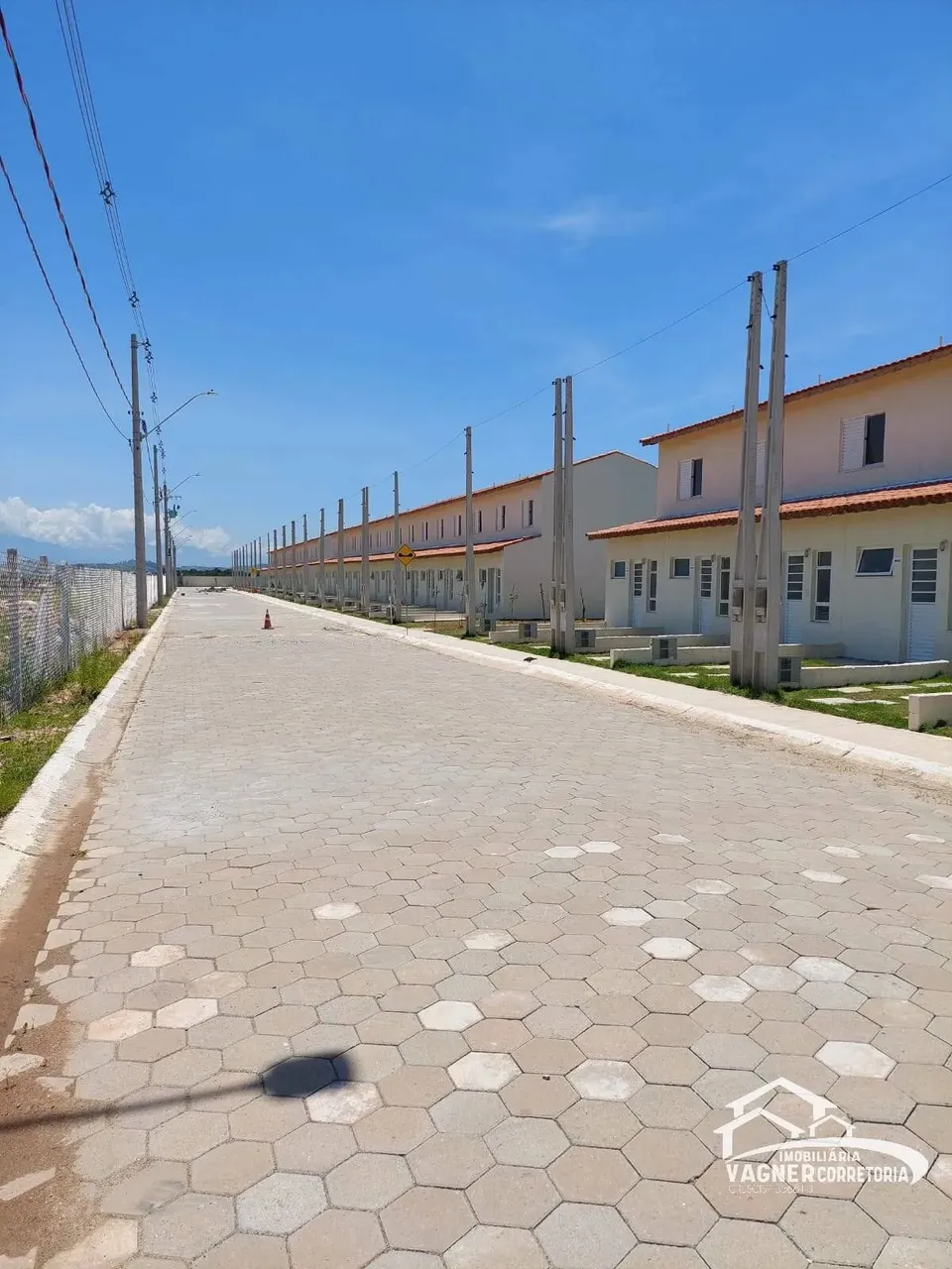 Casa em Condomínio fechado em CanasSP à venda.