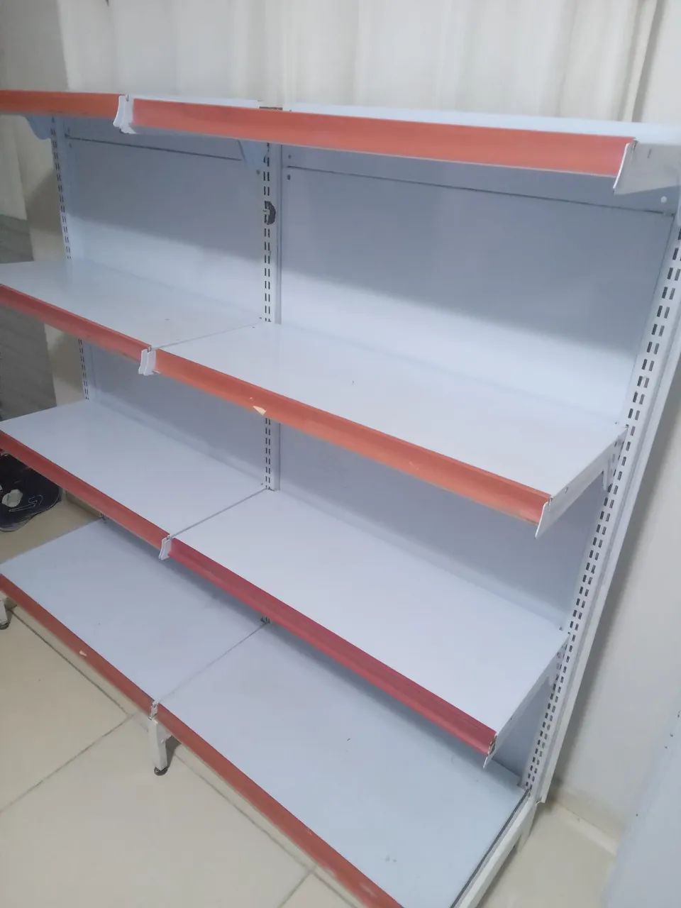Gondula de Parede Semi novas