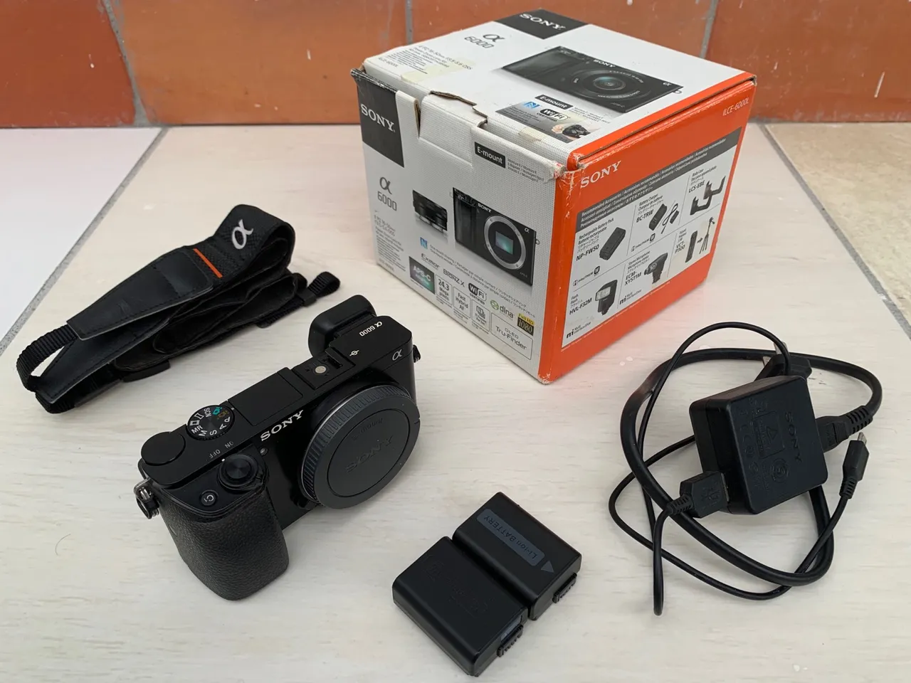Câmera Mirrorless Sony Alpha A6000 semi-nova