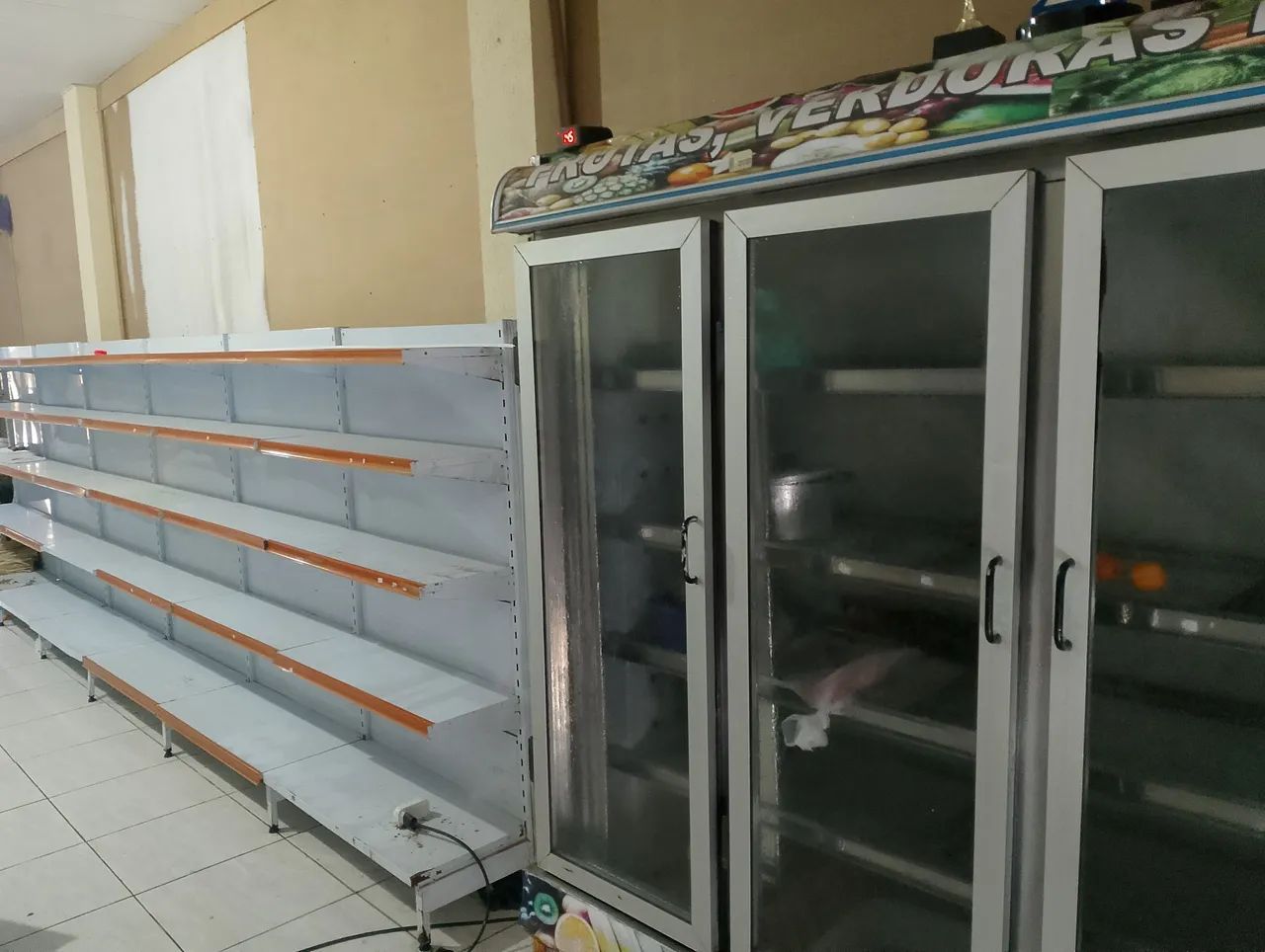 Gôndolas de Aço para Comércio 18 metros 350$. - Foto 4