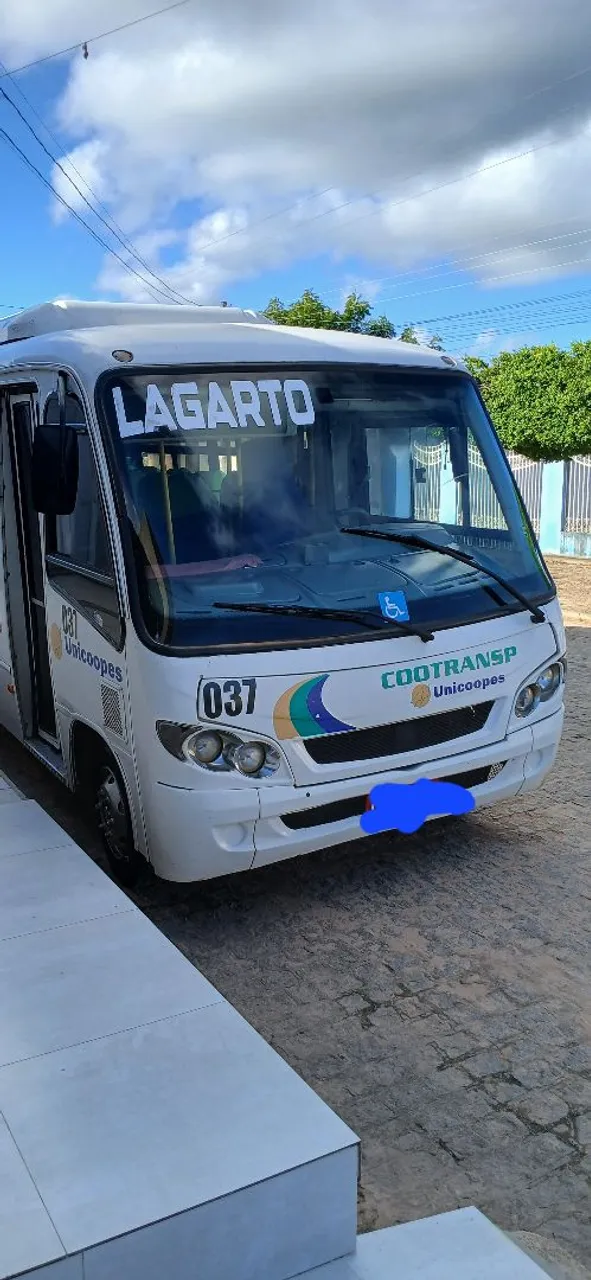 Microonibus Mercedes-Benz comil pia o