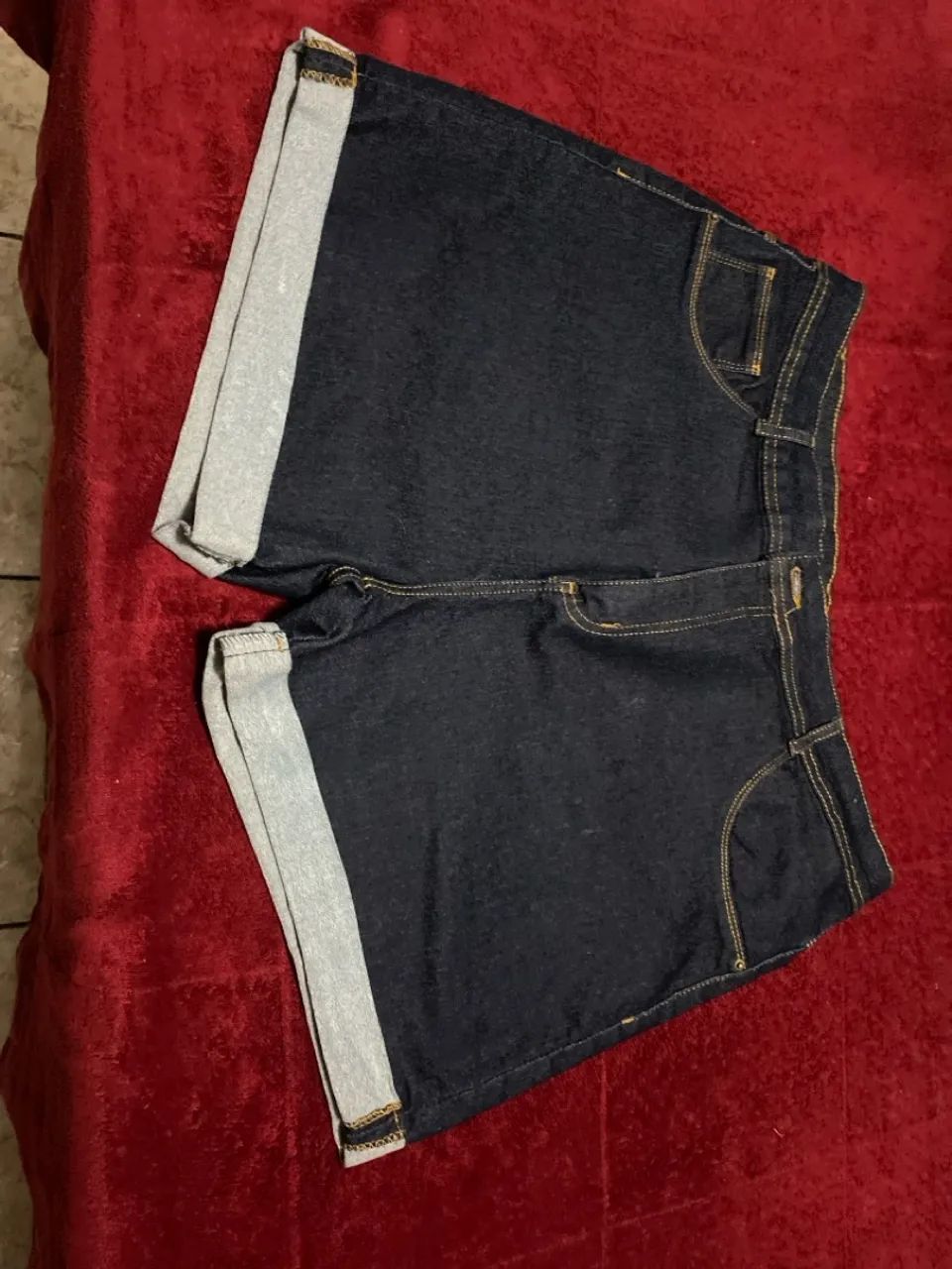 Shorts Jeans Escuro com Barra Dobrada - Foto 3