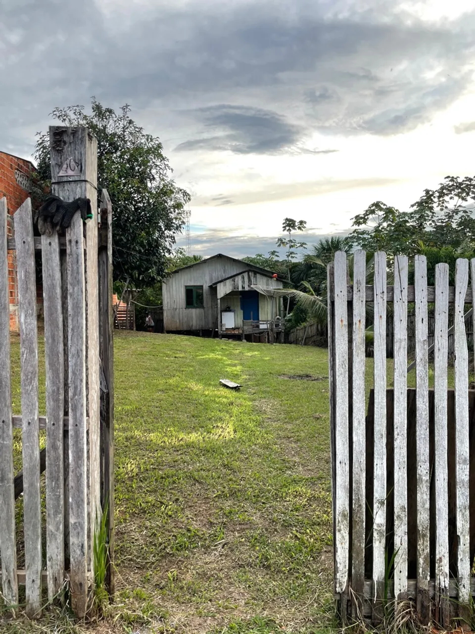 vende-se este terreno
