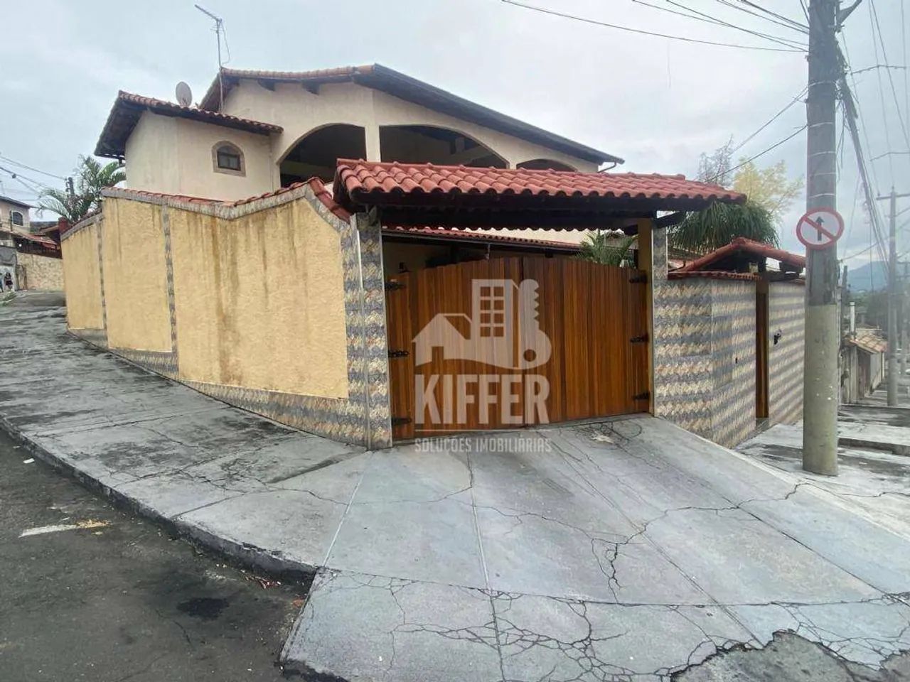 Casa de Esquina com Piscina e Terraço no Mutuá - Foto 2