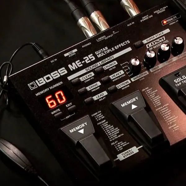 Pedaleira Boss ME-25