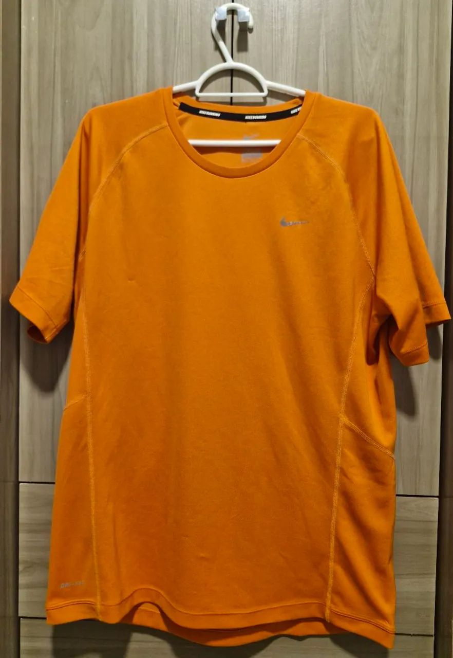 Camisa Dry-Fit Nike Running tamanho M 