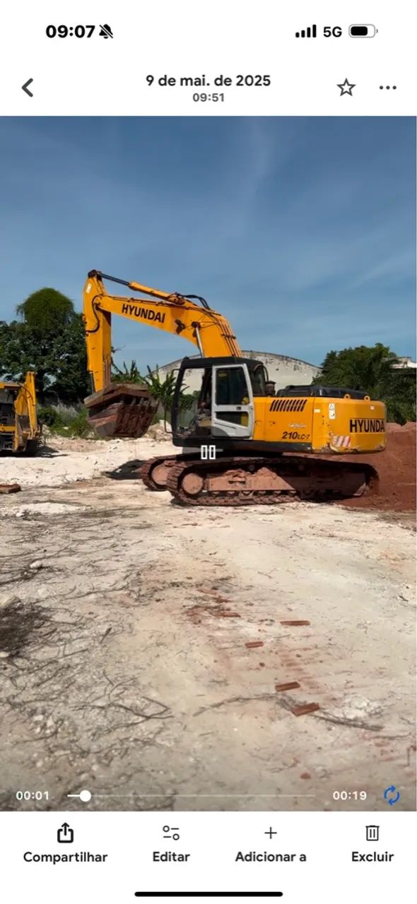 Escavadeira Hyundai 210LC-7 - Foto 2