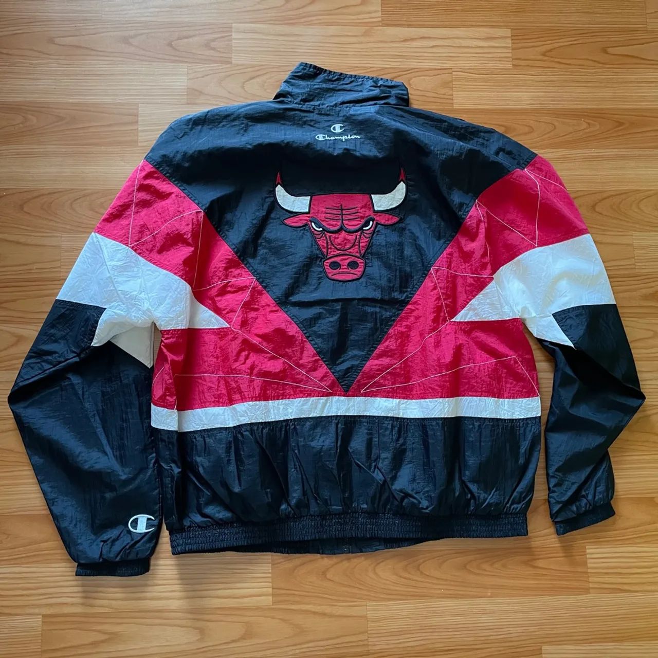 Jaquetas NBA Bulls e Knicks década de 90 - Foto 4