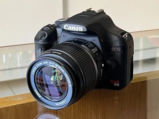 Camera Canon EOS Rebel T1i com lentes 18-55mm e 50mm 1/8