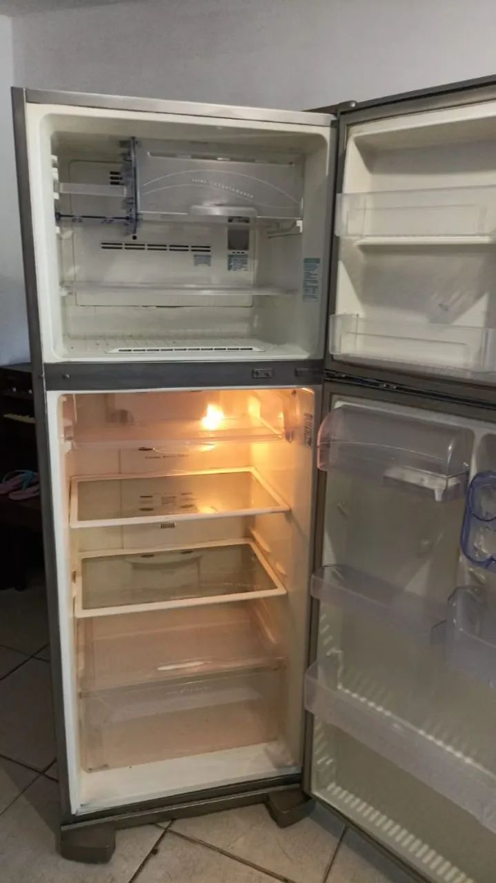 Geladeira Electrolux frost free linda posso entregar  - Foto 3