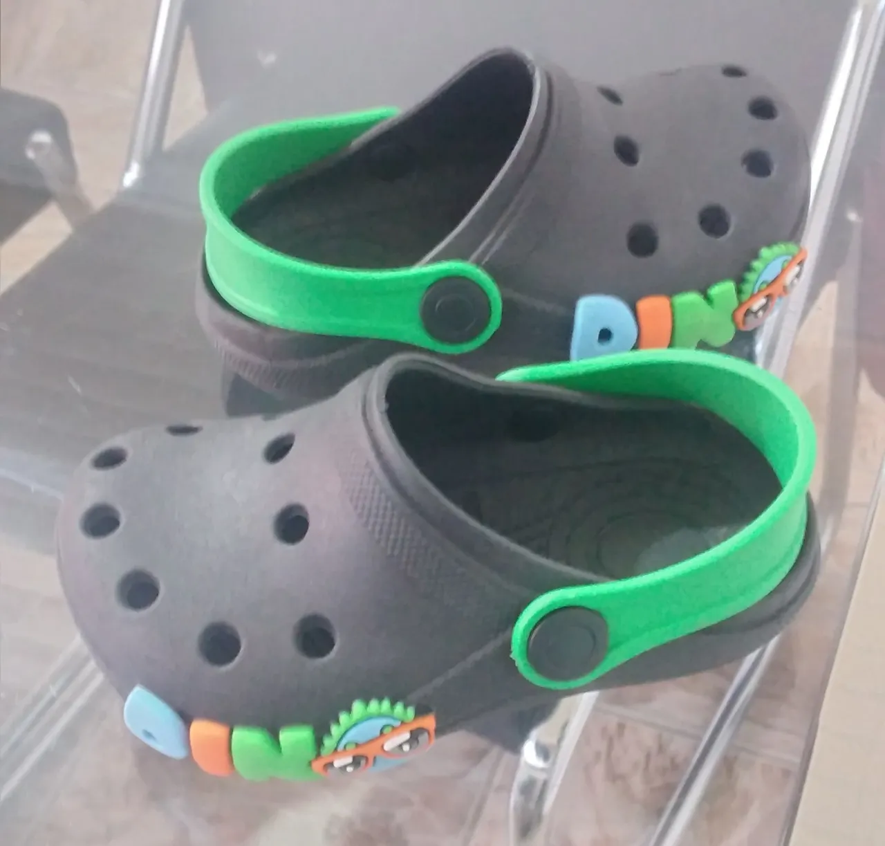 Crocs Infantil Dino - tamanho 21,22