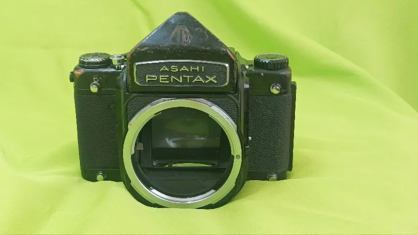 Câmera Pentax 6x7 Filme - Lentes 1:4/200mm e 1:3:5/55 mm Leia Descrição (Usado) - Foto 2