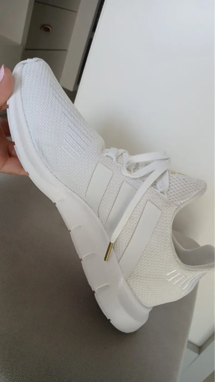Tênis Feminino Adidas branco 39 - novo