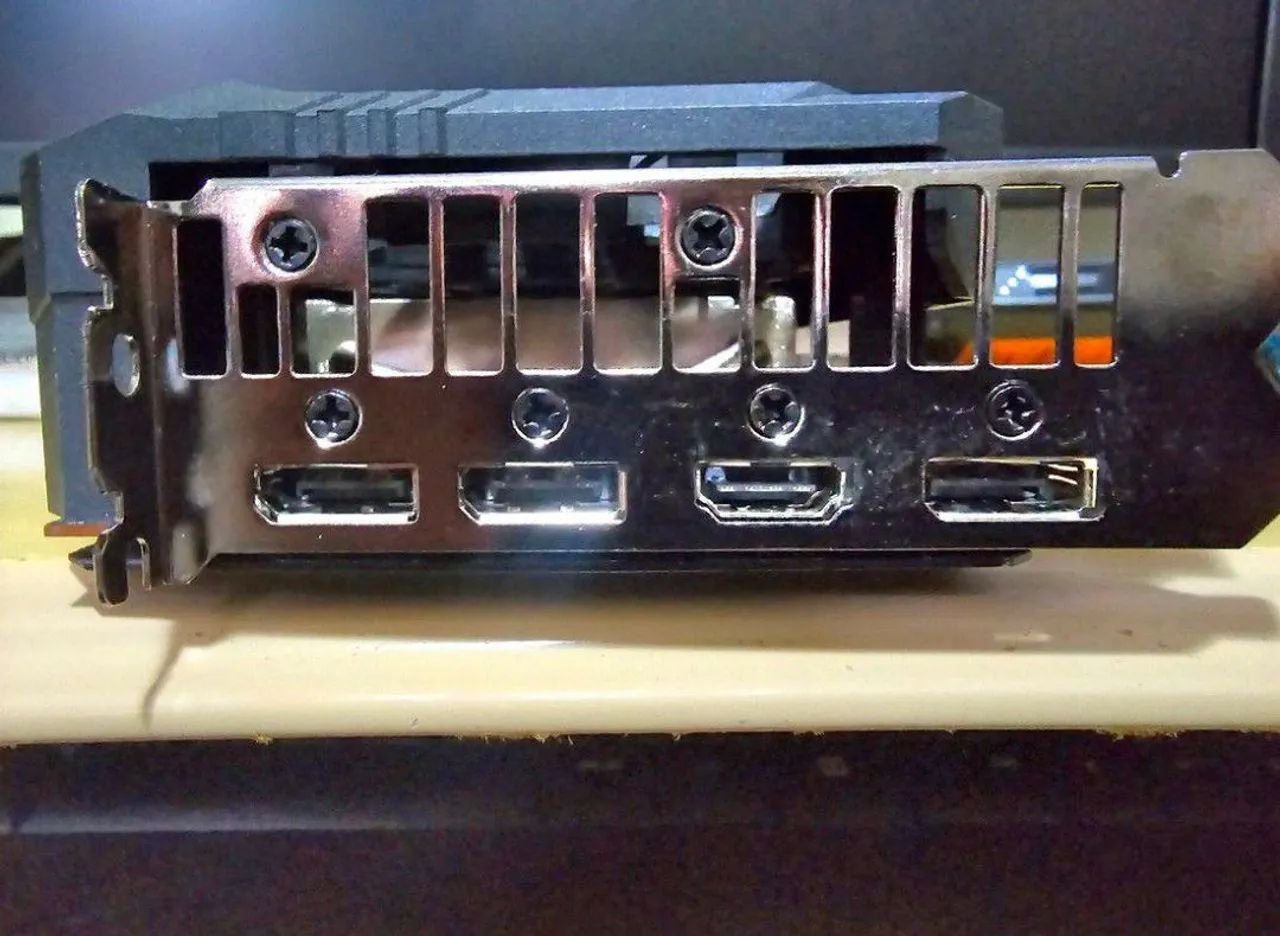 ASUS TUF Gaming 3 AMD Radeon RX 5600 XT TOP Edition - Foto 4