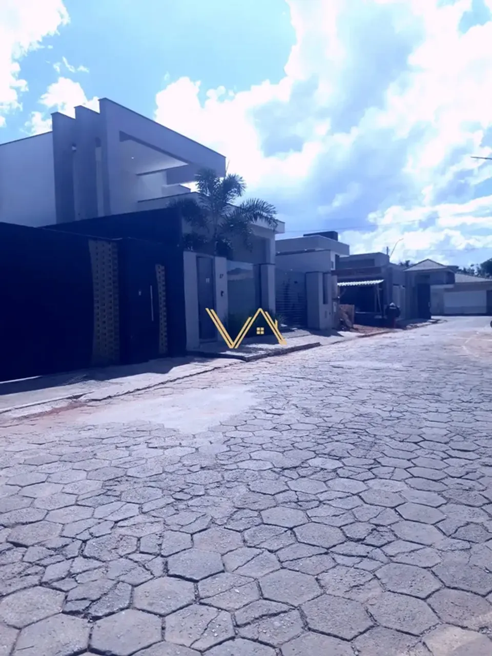 VENDO ÓTIMO LOTE PLANO E MURADO - Rua 3 de Vicente Pires! Condomínio Fechado