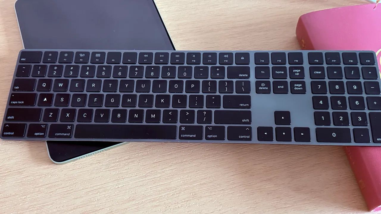 Magic Keyboard with Numeric Keypad – English (US) – Space Gray64407719768833120