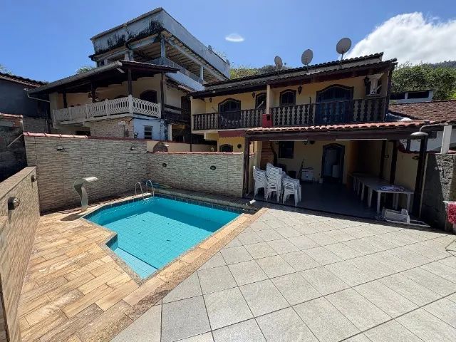 Alugo casa temporada de dois quartos com piscina em Praia Grande, Mangaratiba.