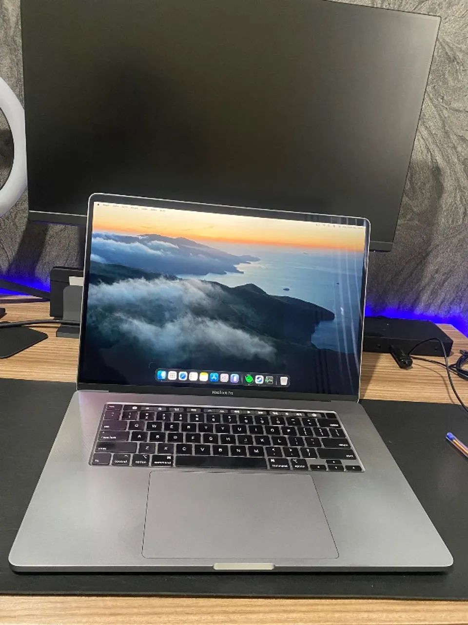 MacBook Pro 16インチ 2019 16GB /512GB シルバー 16インチMacBook Pro 2.4GHz 8コアIntel Core i9 Retinaディスプレイ